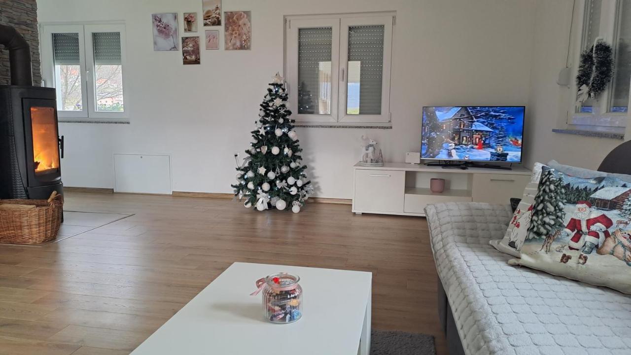 Vikendica Bruse Villa Jaklici Luaran gambar